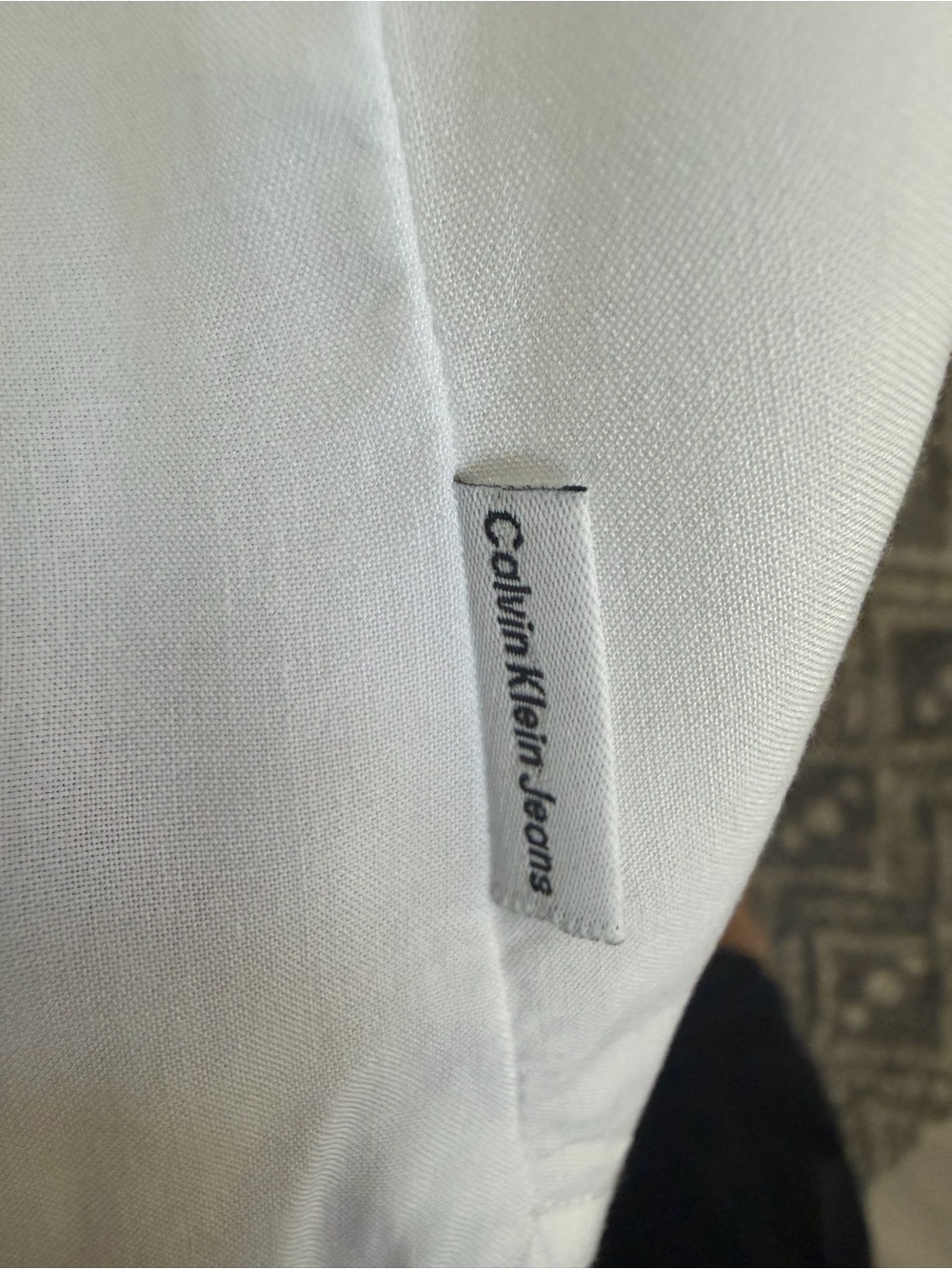 Calvin Klein Jeans 100% Rayon White Long Button Down Shirt, Large - Picture 4 of 5